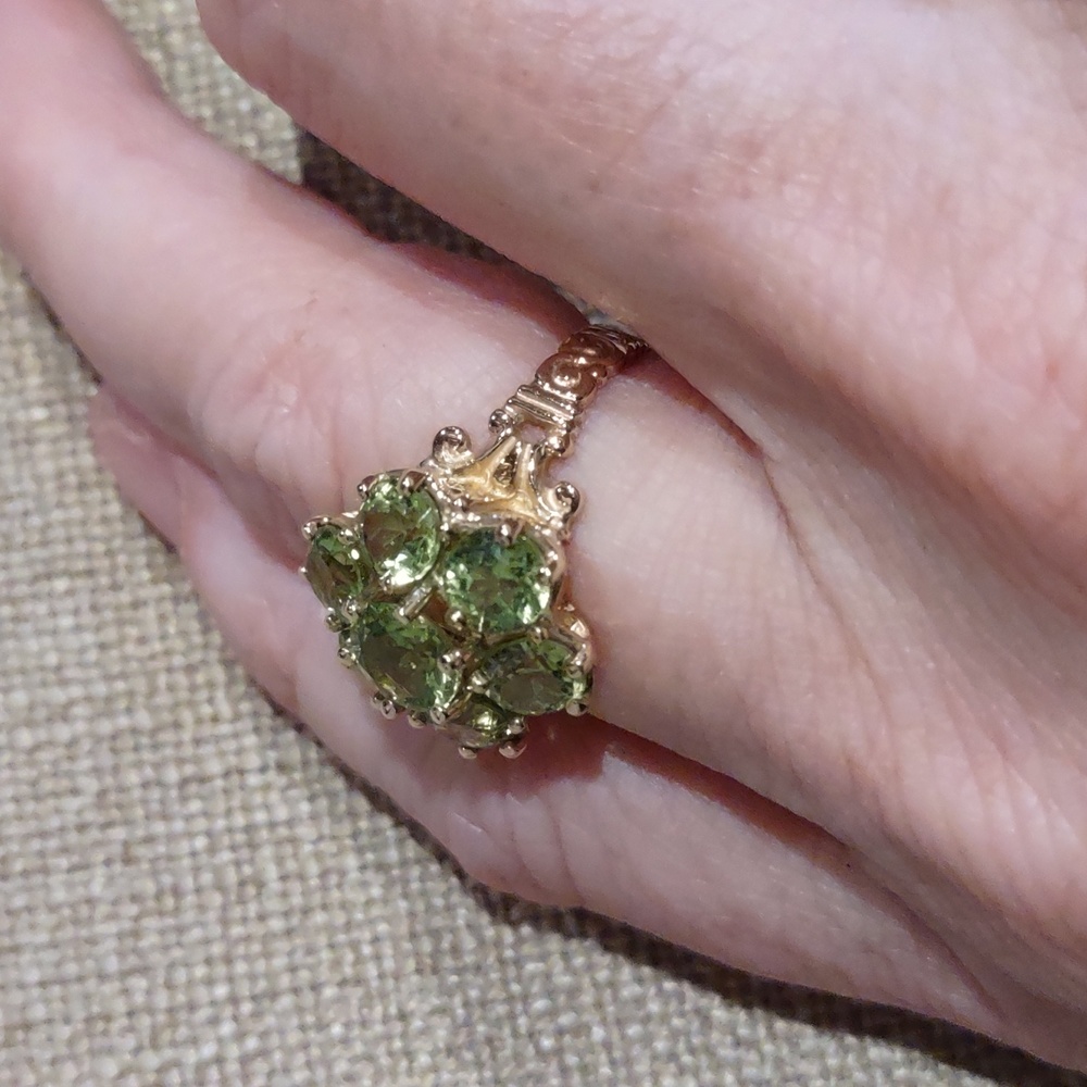 Peridot ring set in 10kt yellow gold - Picture 4 of 12